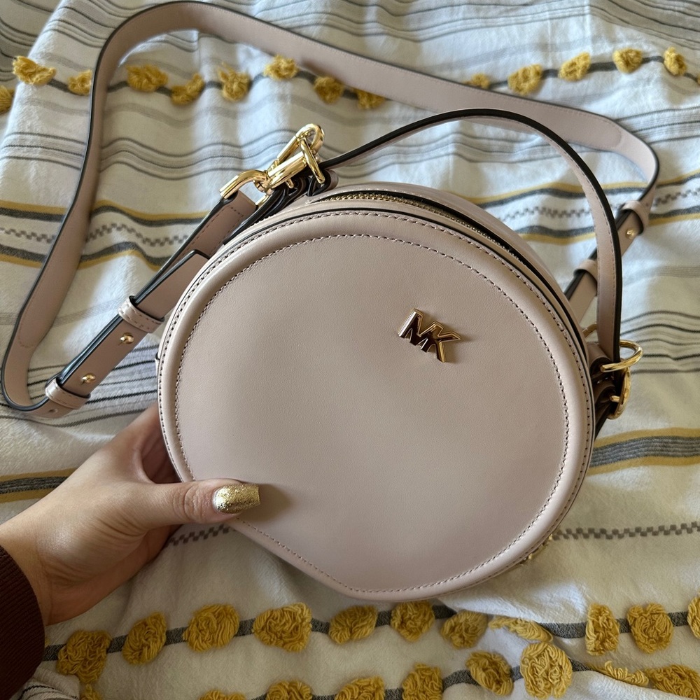 Michael Kors Delaney Canteen Crossbody